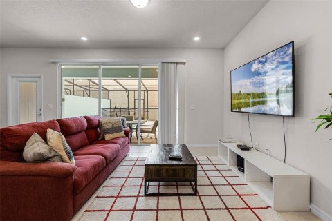Townhouse in Davenport, Florida 5 bedrooms, 212.1 sq.m. № 1626194 - photo 14