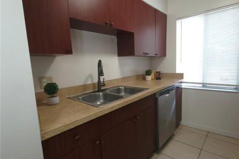 Copropriété à louer à Tampa, Floride: 2 chambres, 99.78 m2 № 2094537 - photo 12