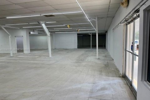 Immobilier commercial à vendre à Pompano Beach, Floride № 1994737 - photo 9