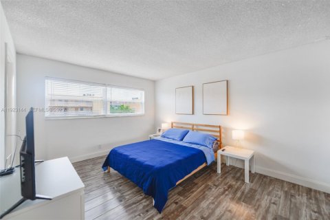 Condominio en venta en Hallandale Beach, Florida, 2 dormitorios, 99.41 m2 № 1983554 - foto 15