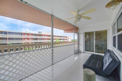 Condominio en venta en Hallandale Beach, Florida, 2 dormitorios, 99.41 m2 № 1983554 - foto 27