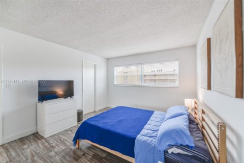 Condominio en venta en Hallandale Beach, Florida, 2 dormitorios, 99.41 m2 № 1983554 - foto 13