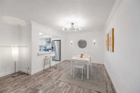 Condominio en venta en Hallandale Beach, Florida, 2 dormitorios, 99.41 m2 № 1983554 - foto 6