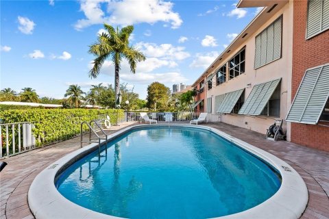 Condo in Fort Lauderdale, Florida, 1 bedroom  № 1189741 - photo 1