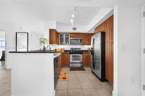 Copropriété à vendre à Miami, Floride: 2 chambres, 109.62 m2 № 1946551 - photo 25