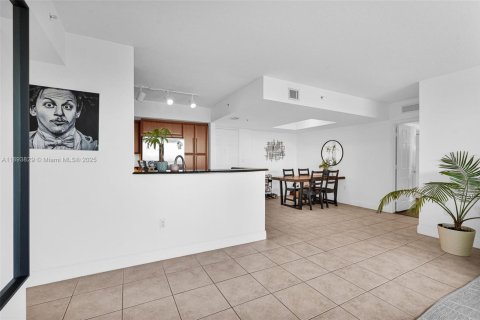 Copropriété à vendre à Miami, Floride: 2 chambres, 109.62 m2 № 1946551 - photo 17