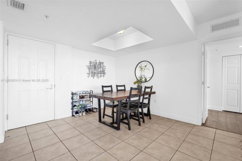 Copropriété à vendre à Miami, Floride: 2 chambres, 109.62 m2 № 1946551 - photo 20