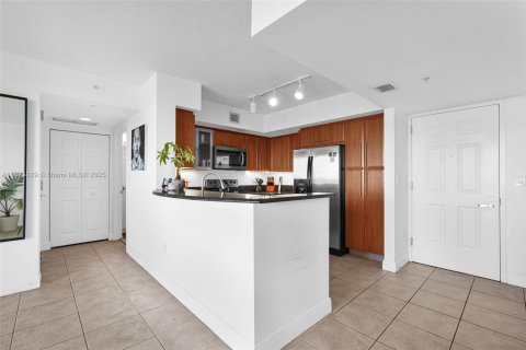 Copropriété à vendre à Miami, Floride: 2 chambres, 109.62 m2 № 1946551 - photo 15