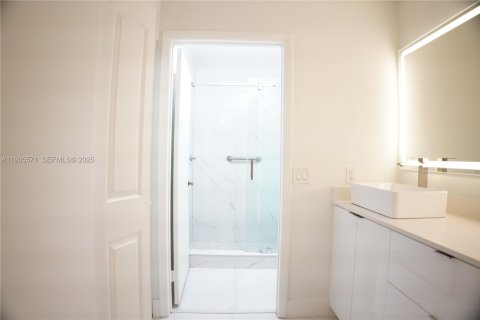 Casa en venta en Doral, Florida, 3 dormitorios, 137.87 m2 № 1993626 - foto 9