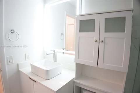 Casa en venta en Doral, Florida, 3 dormitorios, 137.87 m2 № 1993626 - foto 15