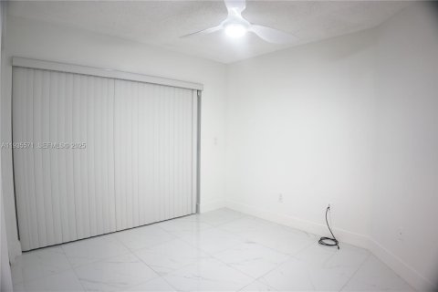 Casa en venta en Doral, Florida, 3 dormitorios, 137.87 m2 № 1993626 - foto 12