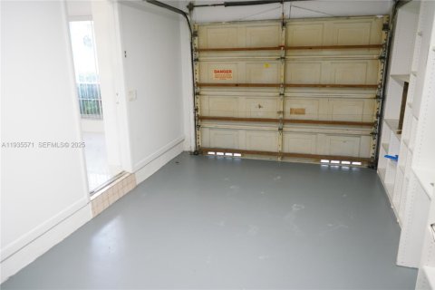 Casa en venta en Doral, Florida, 3 dormitorios, 137.87 m2 № 1993626 - foto 16