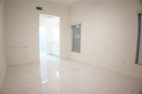 Casa en venta en Doral, Florida, 3 dormitorios, 137.87 m2 № 1993626 - foto 8