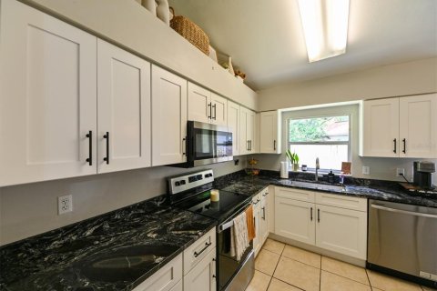 House in Tampa, Florida 3 bedrooms, 118.54 sq.m. № 1829729 - photo 16