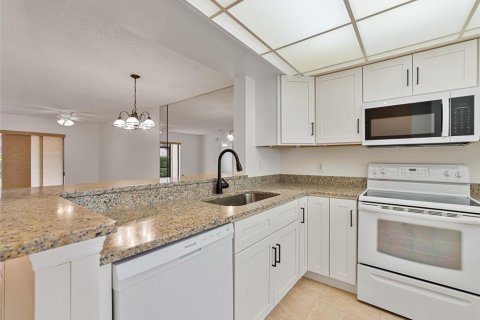 Condominio en venta en Sun City Center, Florida, 2 dormitorios, 100.15 m2 № 1812723 - foto 3