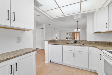 Condominio en venta en Sun City Center, Florida, 2 dormitorios, 100.15 m2 № 1812723 - foto 5