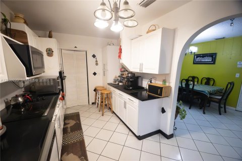 House in Cutler Bay, Florida 3 bedrooms № 2402118 - photo 6