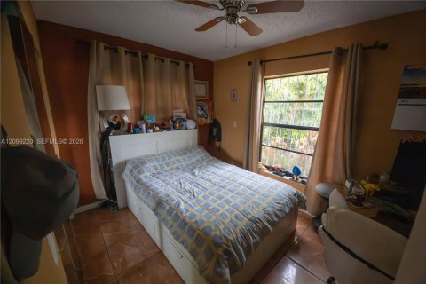 House in Cutler Bay, Florida 3 bedrooms № 2402118 - photo 11