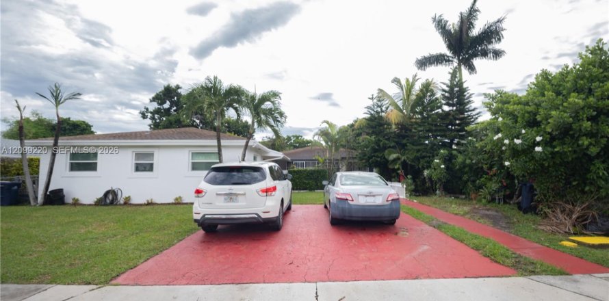 House in Cutler Bay, Florida 3 bedrooms № 2402118