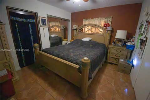 House in Cutler Bay, Florida 3 bedrooms № 2402118 - photo 13