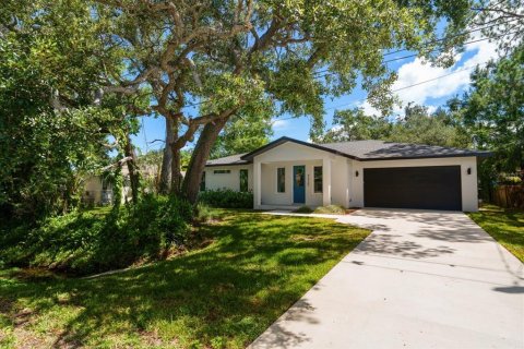 House in Saint Petersburg, Florida 3 bedrooms, 172.43 sq.m. № 1904037 - photo 3