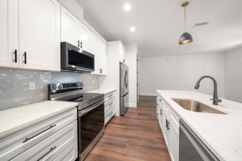 Casa en venta en Saint Petersburg, Florida, 3 dormitorios, 172.43 m2 № 1904037 - foto 11
