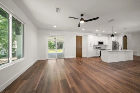 House in Saint Petersburg, Florida 3 bedrooms, 172.43 sq.m. № 1904037 - photo 22