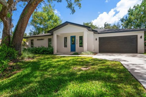 House in Saint Petersburg, Florida 3 bedrooms, 172.43 sq.m. № 1904037 - photo 2