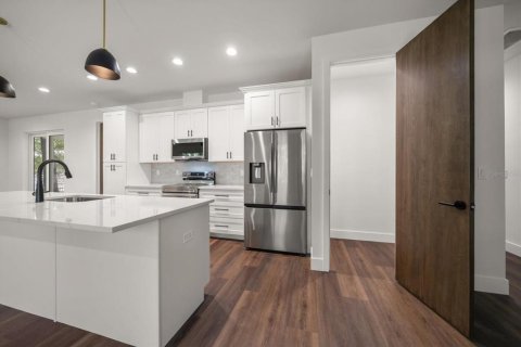 Casa en venta en Saint Petersburg, Florida, 3 dormitorios, 172.43 m2 № 1904037 - foto 9
