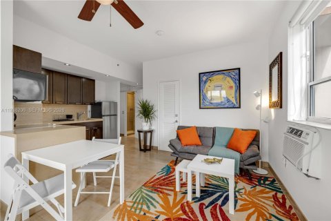 Studio in the Condo in Miami Beach, Florida  № 2176014