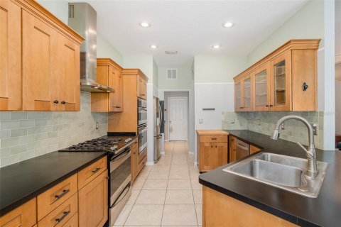 House in Tampa, Florida 3 bedrooms, 164.81 sq.m. № 2208284 - photo 9