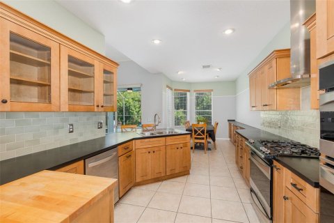 House in Tampa, Florida 3 bedrooms, 164.81 sq.m. № 2208284 - photo 11