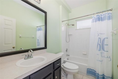 House in Tampa, Florida 3 bedrooms, 164.81 sq.m. № 2208284 - photo 27