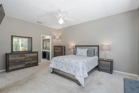 House in Tampa, Florida 3 bedrooms, 164.81 sq.m. № 2208284 - photo 16