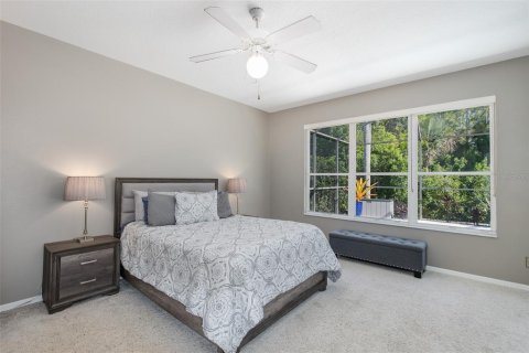 House in Tampa, Florida 3 bedrooms, 164.81 sq.m. № 2208284 - photo 15