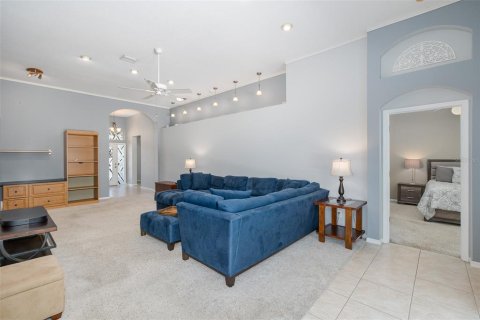 House in Tampa, Florida 3 bedrooms, 164.81 sq.m. № 2208284 - photo 8