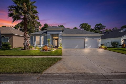House in Tampa, Florida 3 bedrooms, 164.81 sq.m. № 2208284 - photo 2