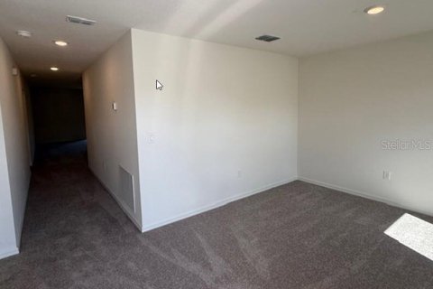 House in Palm Coast, Florida 4 bedrooms, 167.78 sq.m. № 1552623 - photo 3