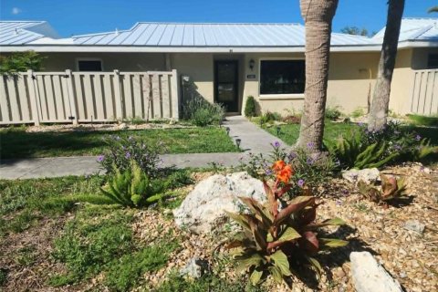 Condo in Crystal River, Florida, 2 bedrooms  № 2102963 - photo 1