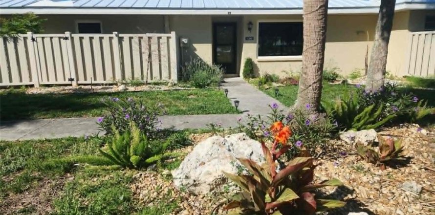 Condo in Crystal River, Florida, 2 bedrooms  № 2102963