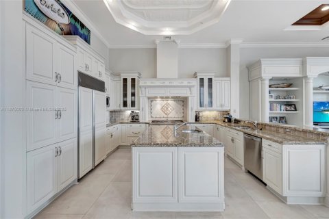 House in Aventura, Florida 5 bedrooms, 494.15 sq.m. № 1980288 - photo 16