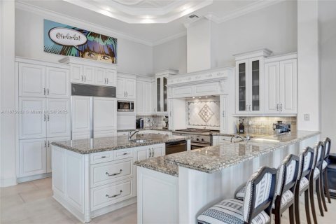 House in Aventura, Florida 5 bedrooms, 494.15 sq.m. № 1980288 - photo 17