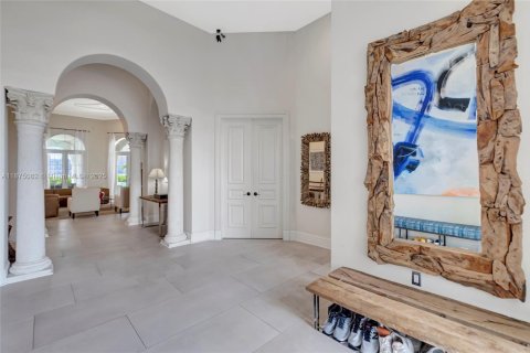 House in Aventura, Florida 5 bedrooms, 494.15 sq.m. № 1980288 - photo 7