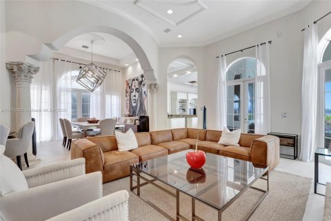 House in Aventura, Florida 5 bedrooms, 494.15 sq.m. № 1980288 - photo 10