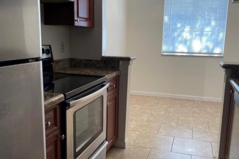 Condo in Coral Springs, Florida, 2 bedrooms № 2086491 - photo 2