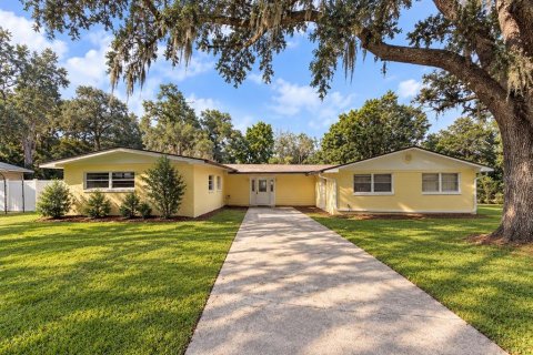 Casa en Leesburg, Florida 4 dormitorios, 194.26 m2 № 2386016