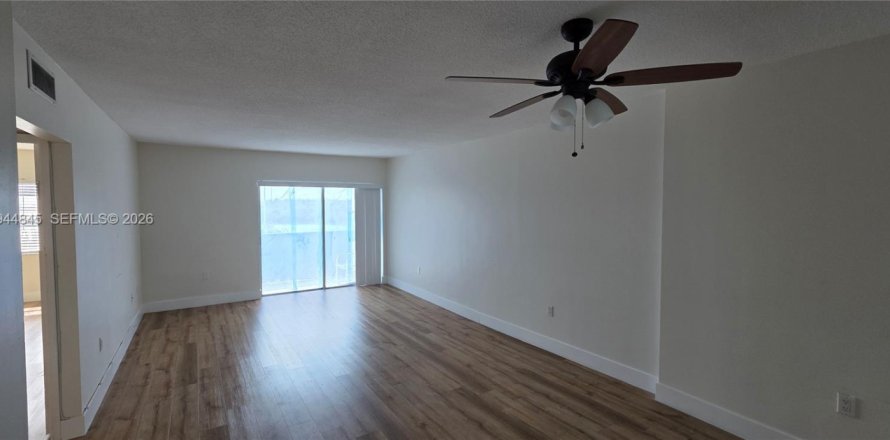 Condo in Sunny Isles Beach, Florida, 1 bedroom  № 2001411