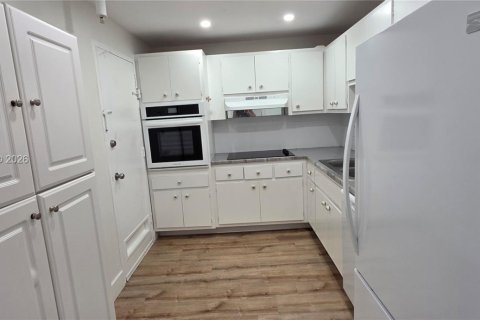 Condo in Sunny Isles Beach, Florida, 1 bedroom  № 2001411 - photo 3