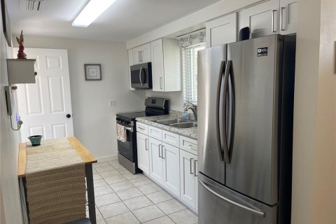 Apartment in Bradenton Beach, Florida 2 bedrooms, 83.61 sq.m. № 2221015 - photo 4