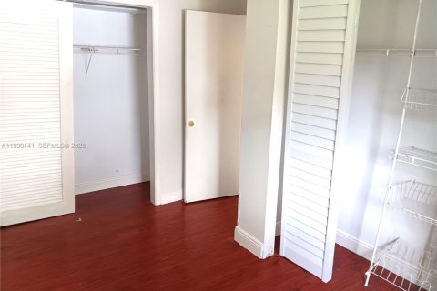 Купить виллу или дом в Тамарак, Флорида 2 спальни, 98.66м2, № 2052064 - фото 7